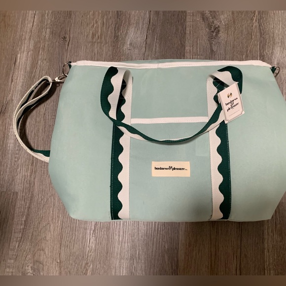 Business & Pleasure Rivie Green Cooler Tote - Picture 4 of 5